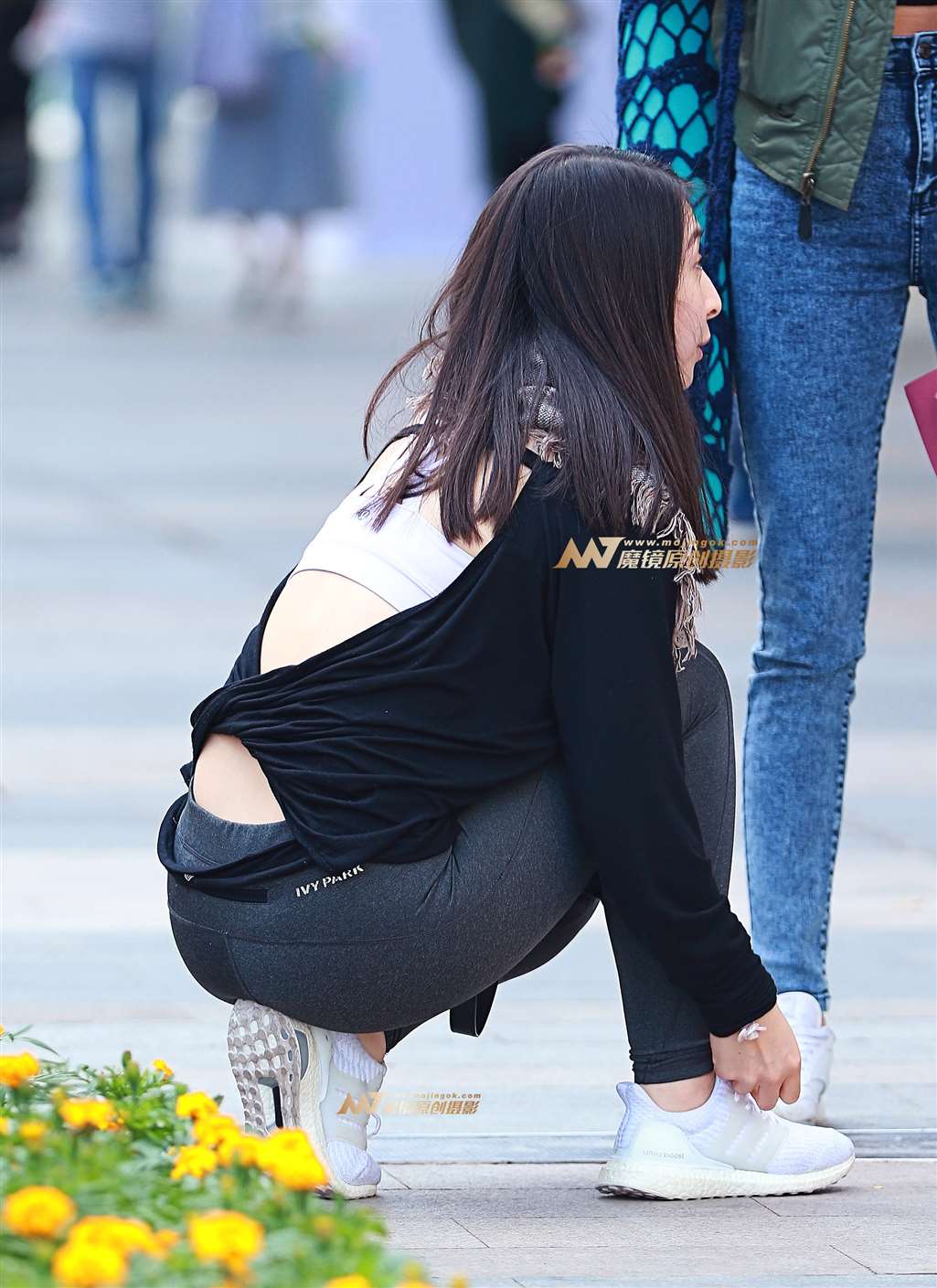 图片[1]-性感 美背 美眉-街拍流行馆