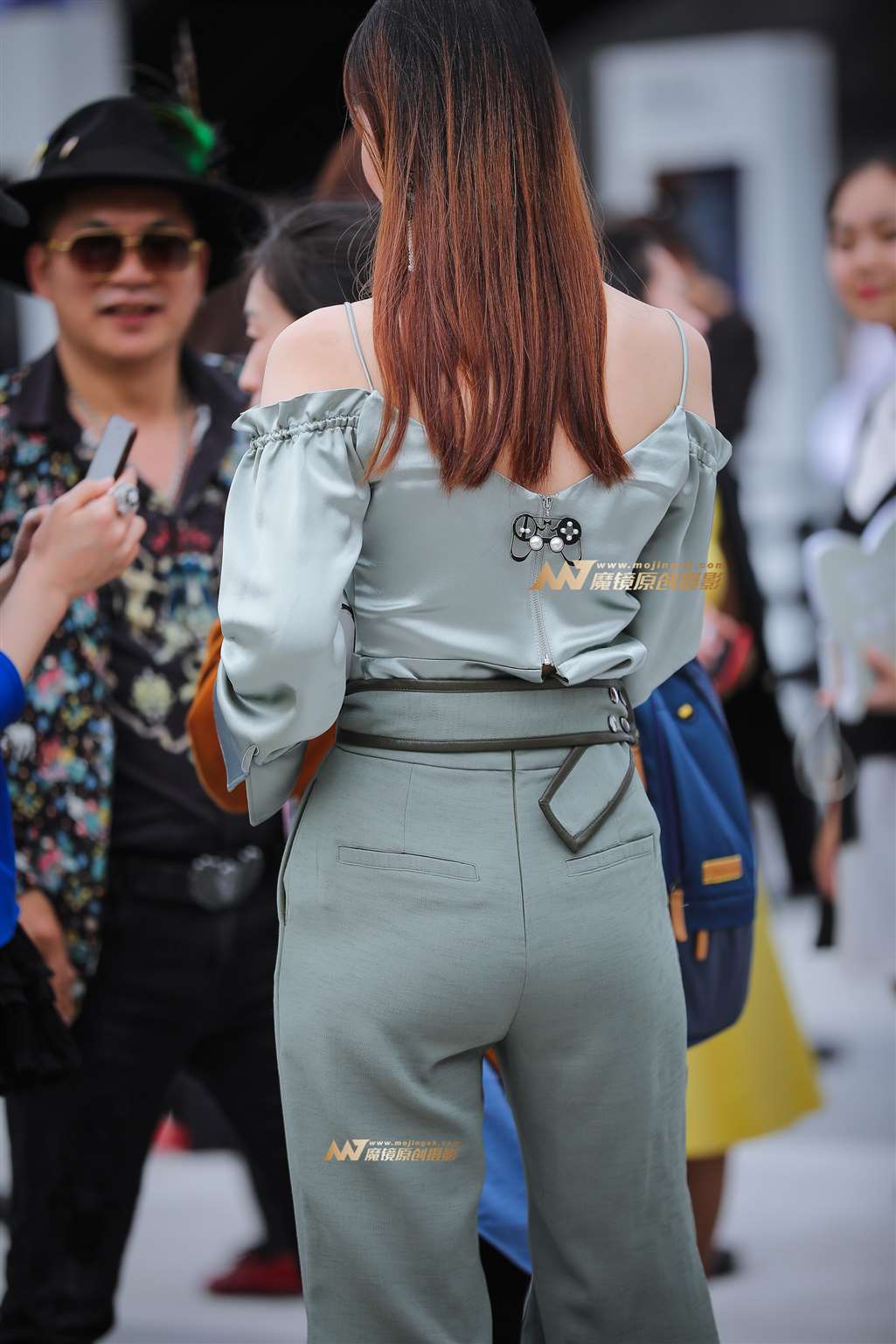 图片[2]-深圳时装周-英姿飒爽的高挑美娇娘-街拍流行馆
