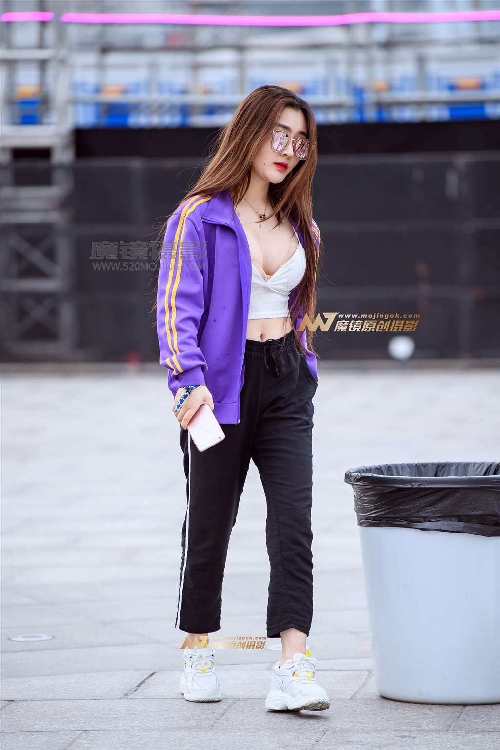 图片[5]-【久久赛帖】低胸装阳光美女-街拍流行馆