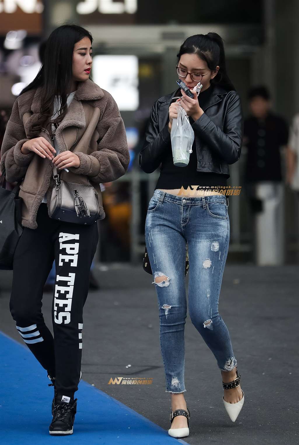图片[1]-高冷美眉 抽烟的女孩你喜欢吗-街拍流行馆