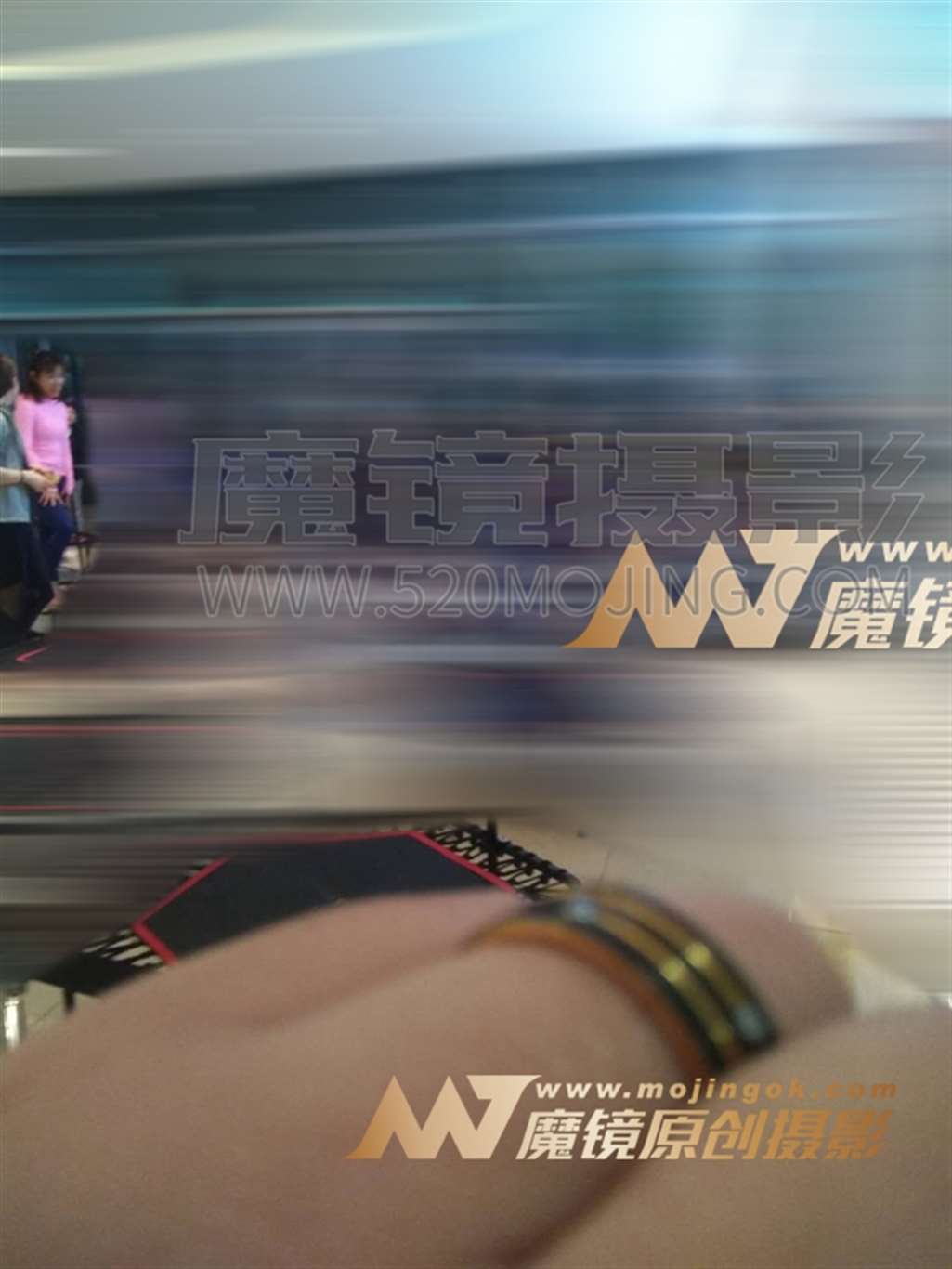 图片[3]-【咔喳赛贴】蹦蹦跳-街拍流行馆