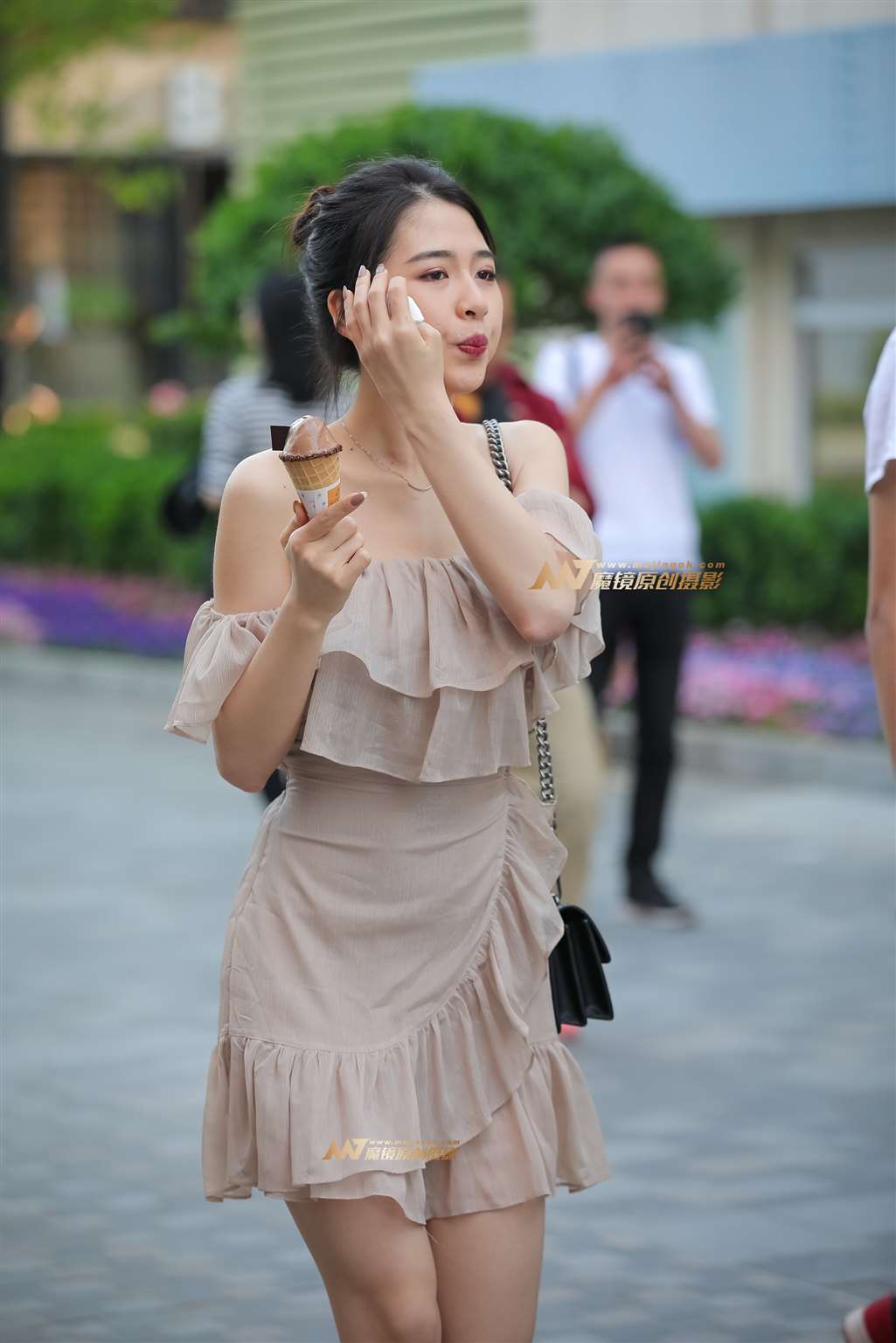 图片[1]-白嫩肌肤 清纯可人的女友-街拍流行馆