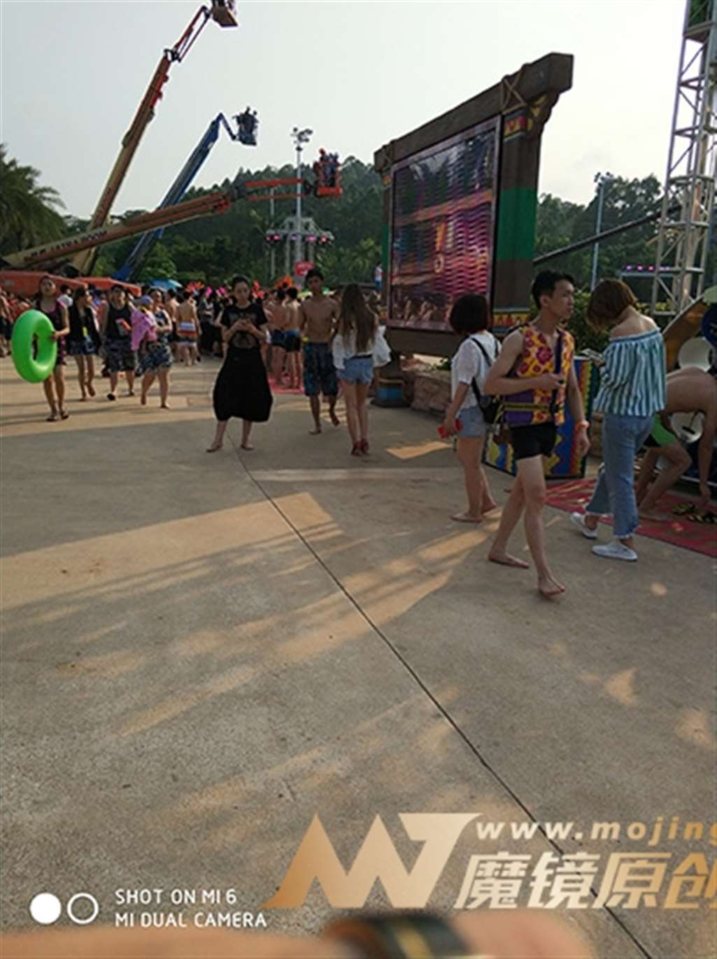 图片[3]-【久久赛帖】热裤美腿高跟鞋网红-街拍流行馆