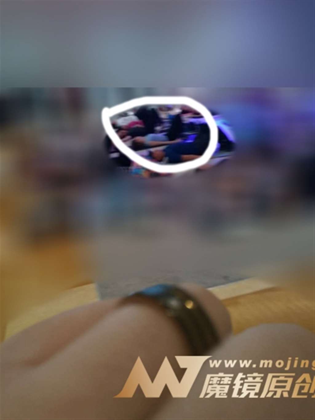 图片[3]-【咔喳赛贴】室内俯卧撑-街拍流行馆