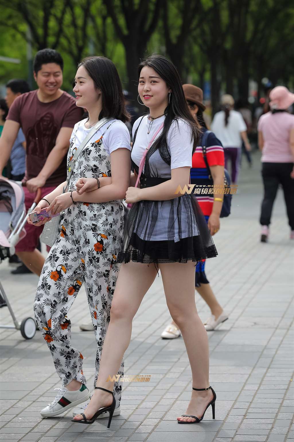 图片[1]-爱笑的你 可爱又迷人!-街拍流行馆