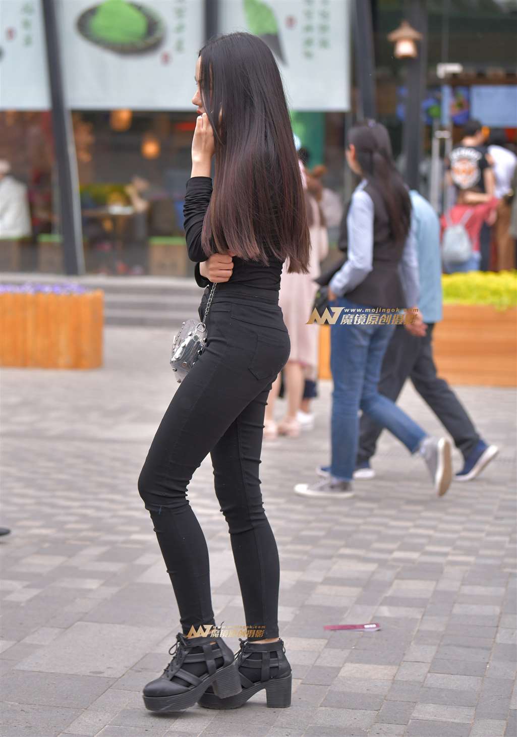 图片[3]-香肩纹身美女-街拍流行馆