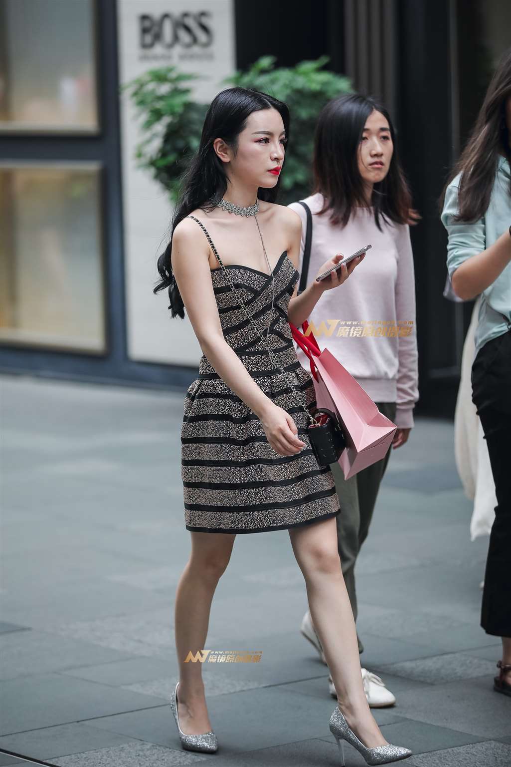 图片[1]-品牌活动上的美女们-街拍流行馆