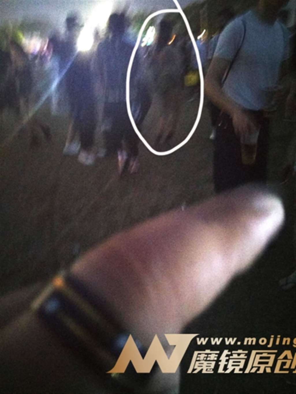 图片[3]-【咔喳赛贴】妹妹突然不开心-街拍流行馆