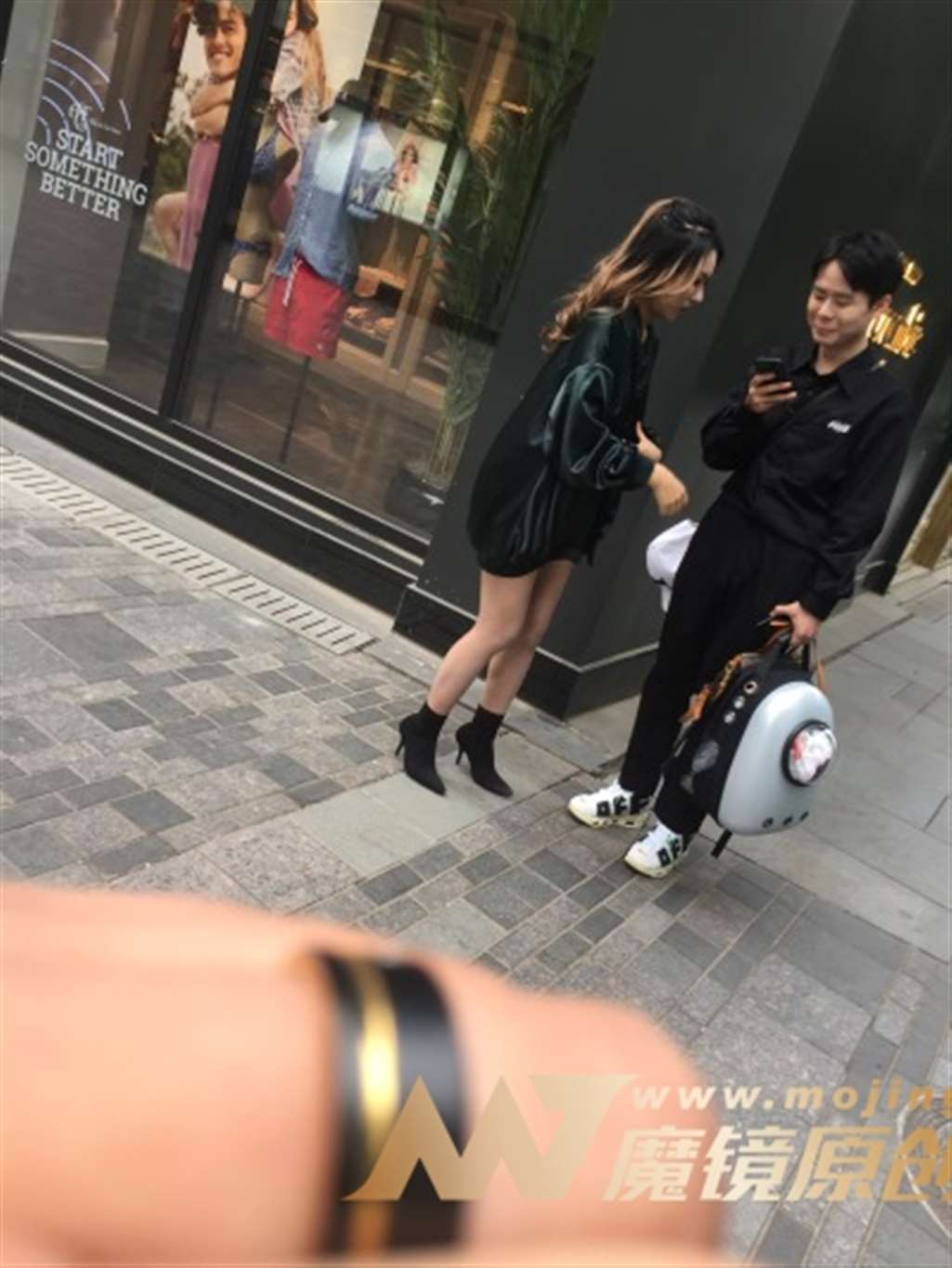 图片[3]-【红石赛帖】身材火辣黑色小热裤-街拍流行馆