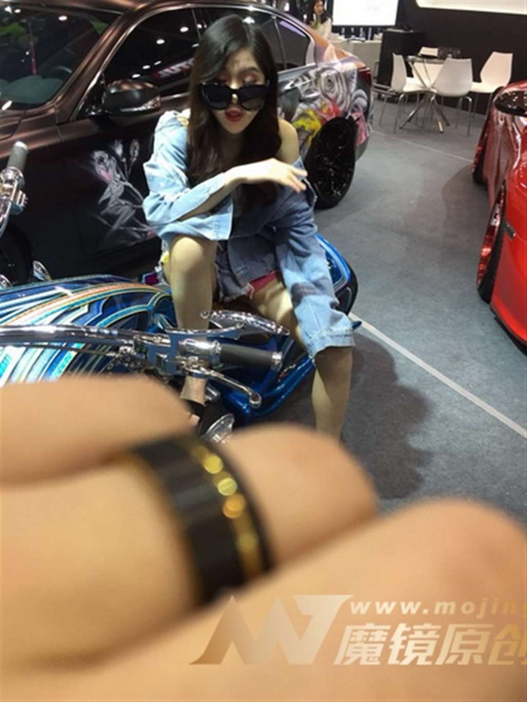 图片[2]-【Mark赛帖】牛仔服少女-街拍流行馆