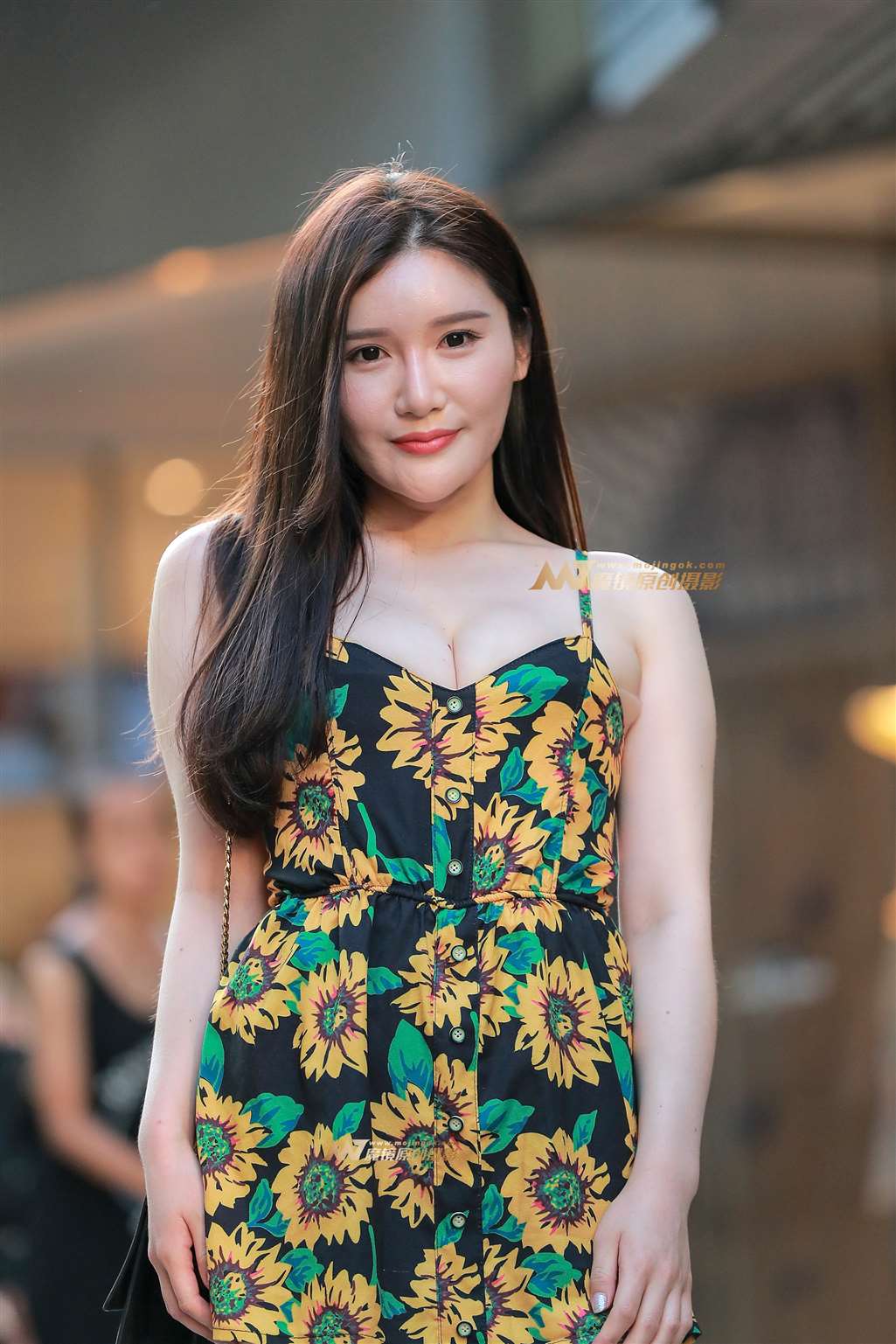 图片[5]-【街拍之魂赛帖】B21、性感菊花裙美女-街拍流行馆