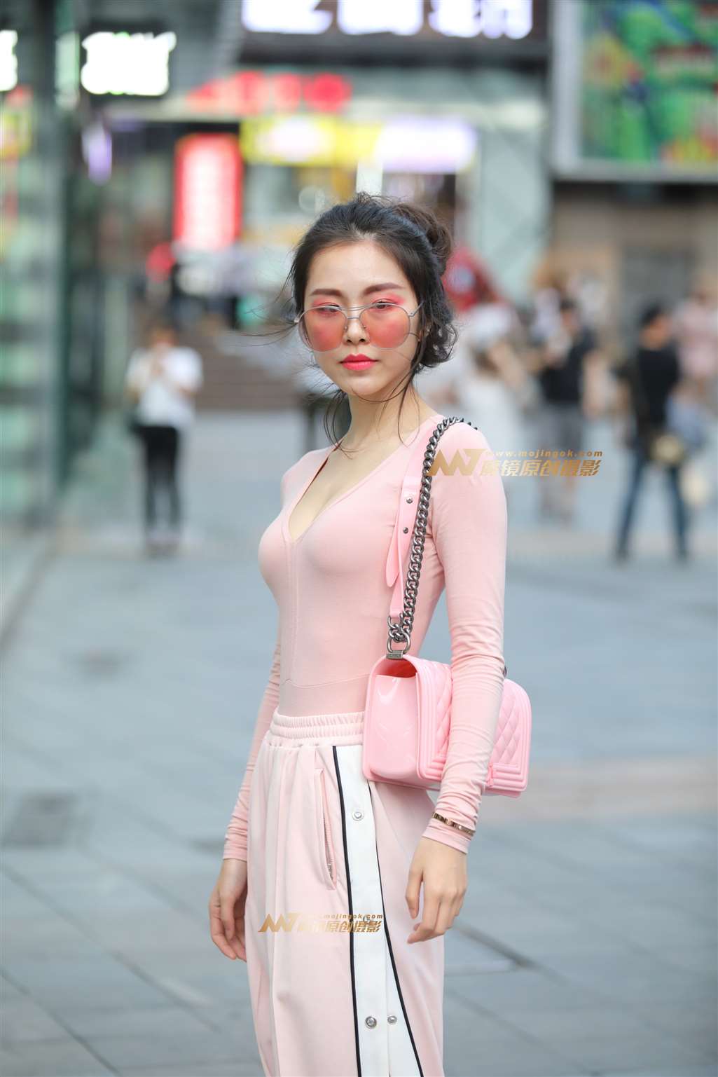 图片[2]-粉红小姐姐-街拍流行馆