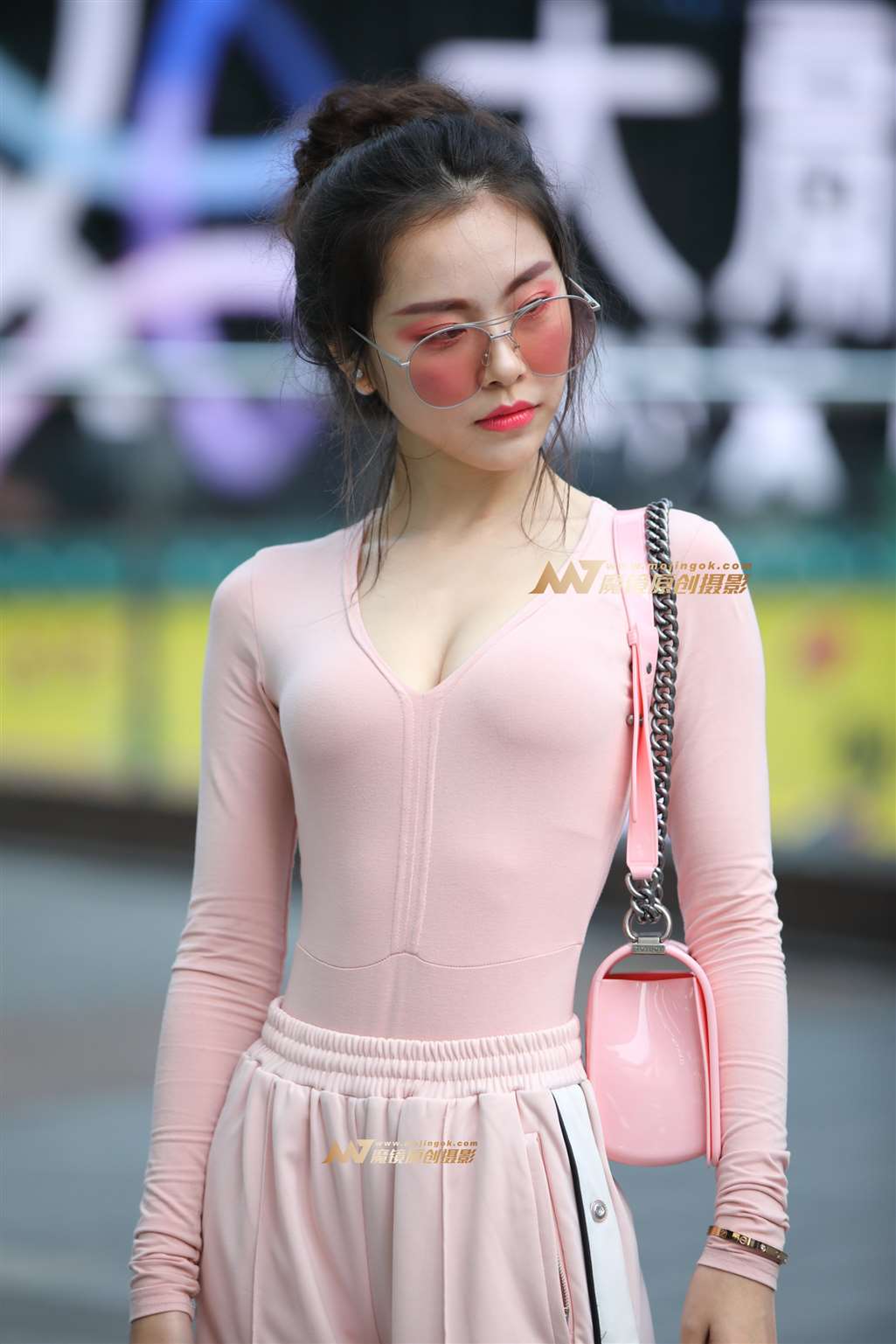 图片[1]-粉红小姐姐-街拍流行馆
