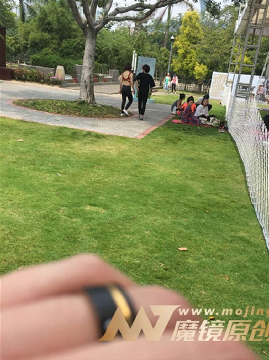 图片[3]-【神摄手赛帖】运动前先走走-街拍流行馆