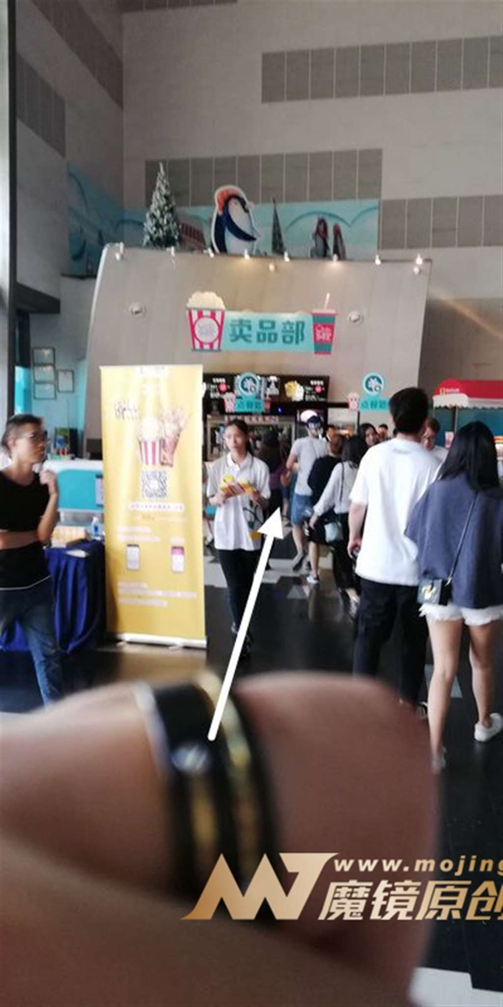 图片[3]-【视觉冲击赛帖】这是一位热裤运动的女友-街拍流行馆