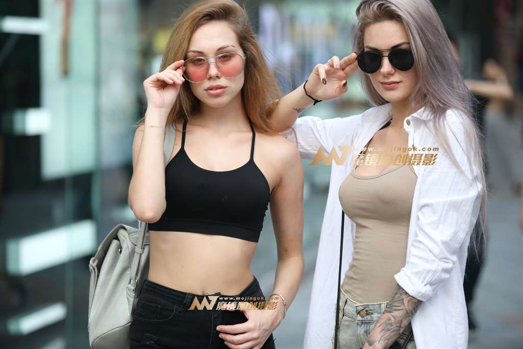 图片[1]-俄罗斯姐妹花-街拍流行馆