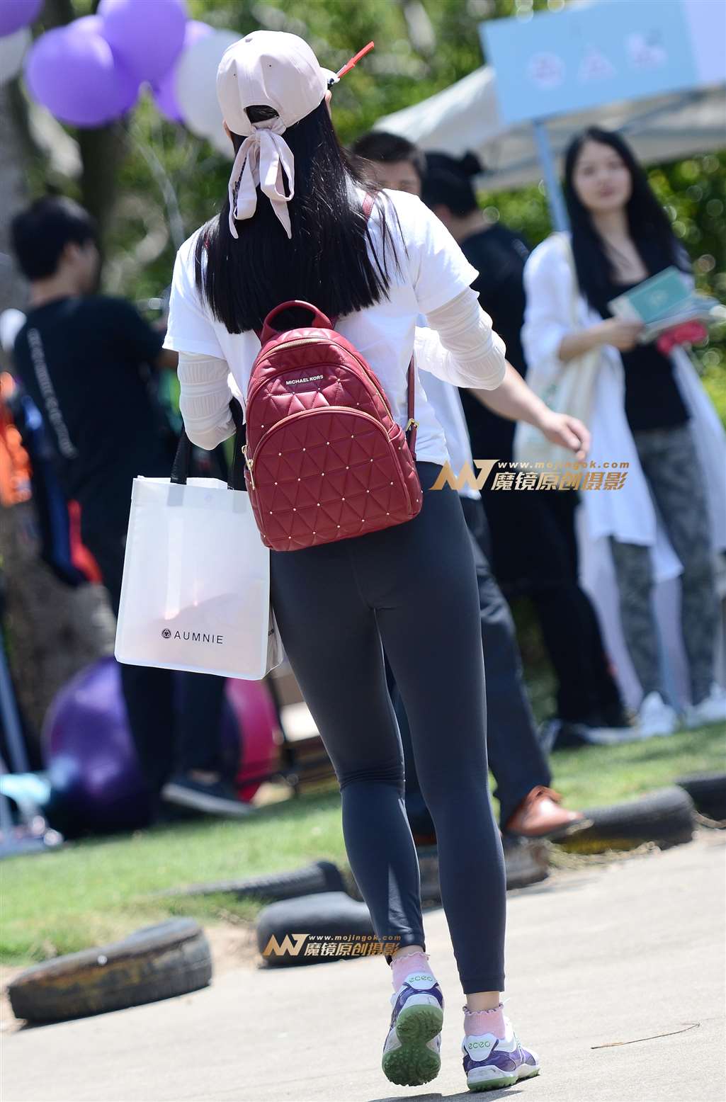 图片[2]-【神摄手赛帖】这健身裤太紧致了-街拍流行馆