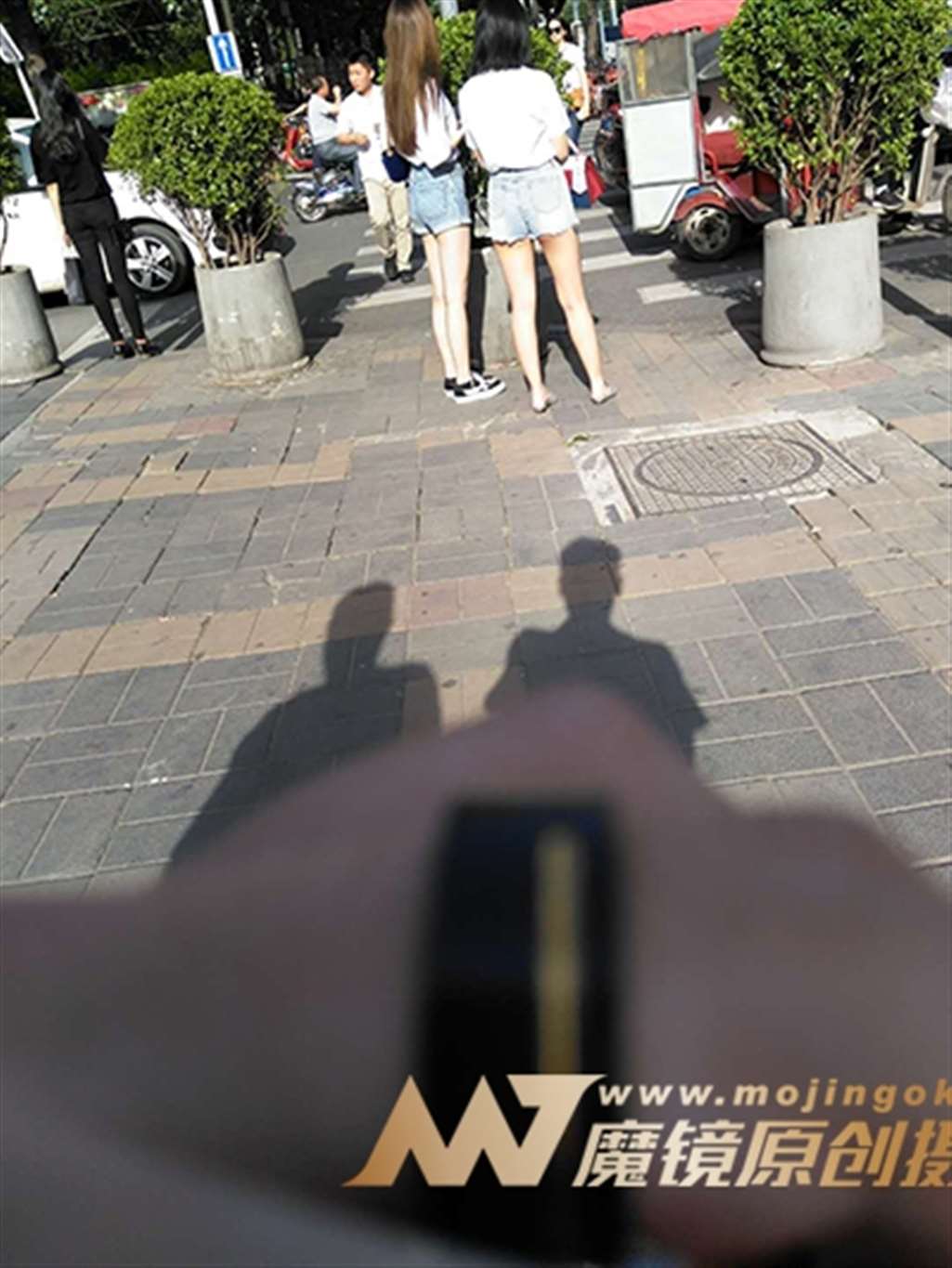 图片[4]-B32、肤白貌美的小闺蜜-街拍流行馆