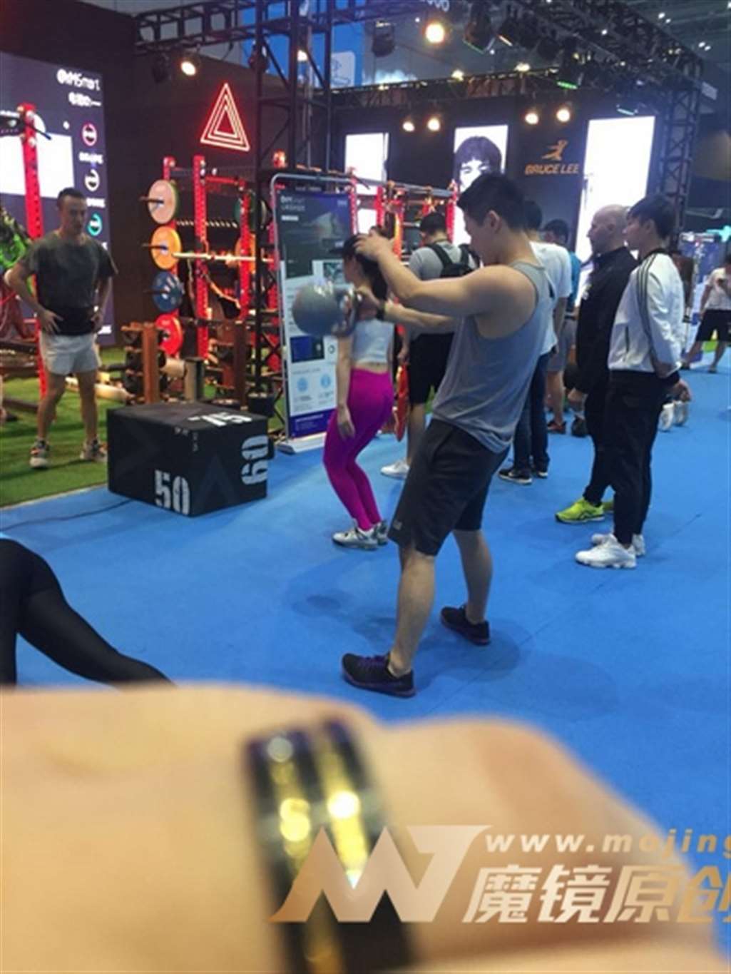 图片[3]-【Mark赛帖】活泼靓丽的健身女孩-街拍流行馆