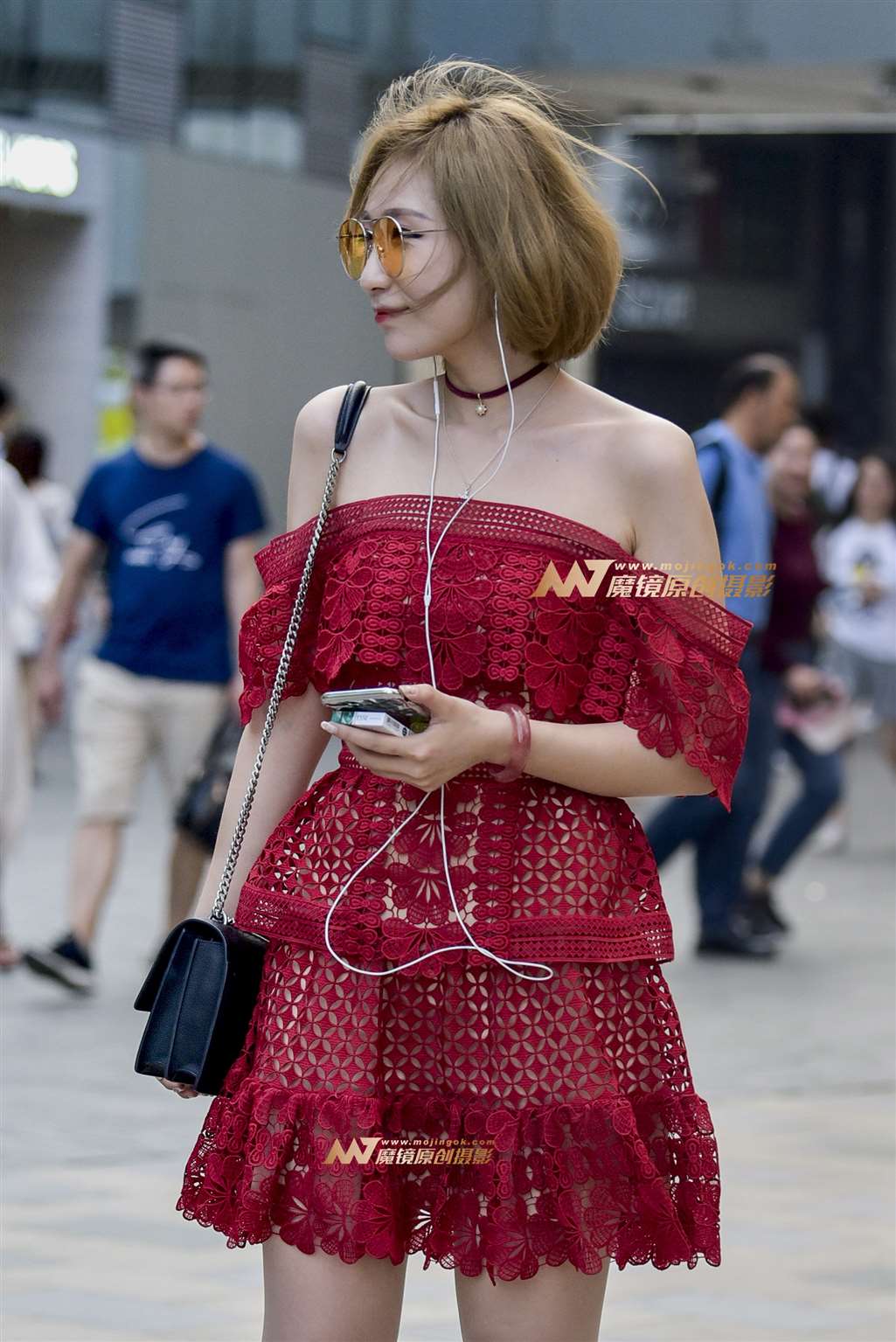 图片[5]-抹胸裙高跟长腿美女-街拍流行馆