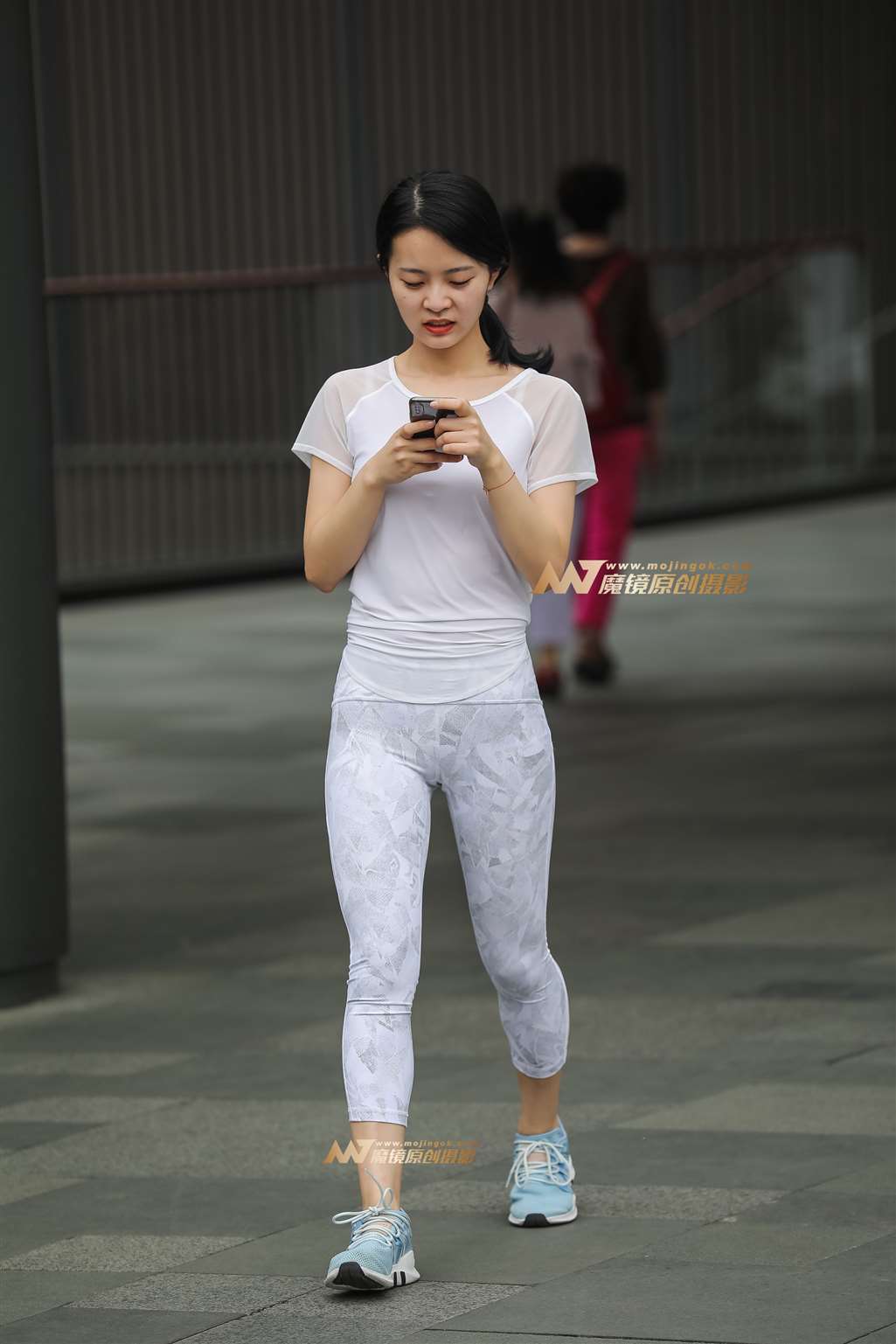 图片[4]-【凯恩赛帖】一身白洁-街拍流行馆