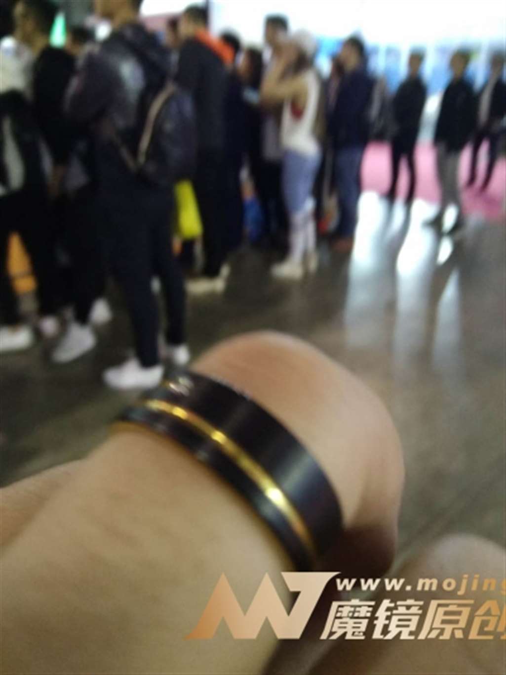 图片[3]-【咔喳赛贴】旁观者-街拍流行馆