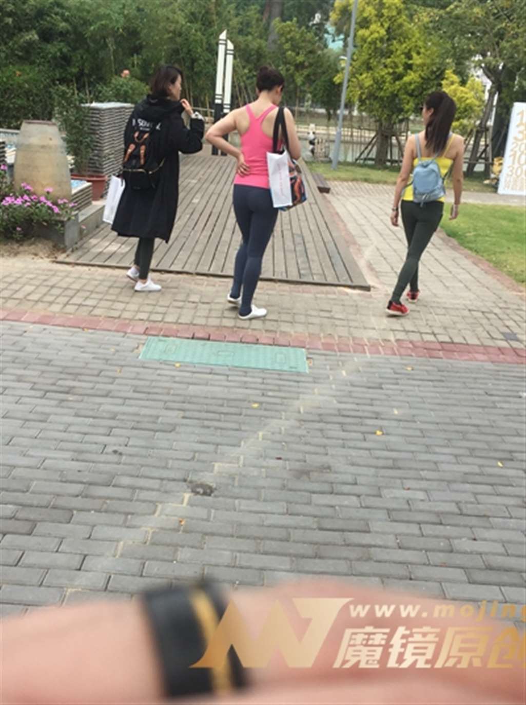 图片[3]-【神摄手赛帖】运动背心，紧身健身裤-街拍流行馆