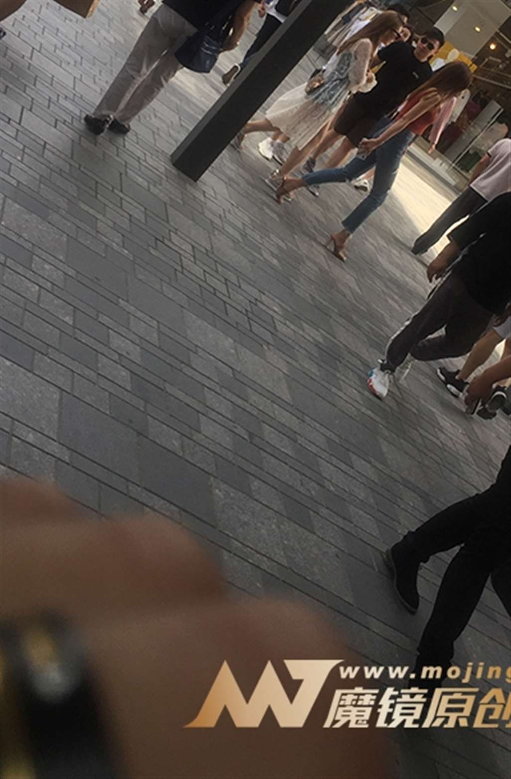 图片[3]-【红石赛贴】长腿牛仔裤妹子-街拍流行馆