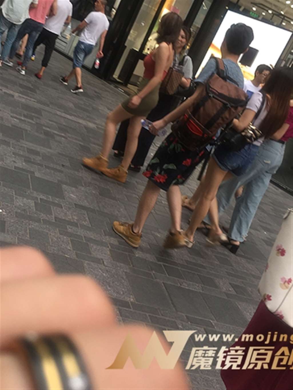 图片[3]-【红石赛帖】包臀吊带性感美女-街拍流行馆