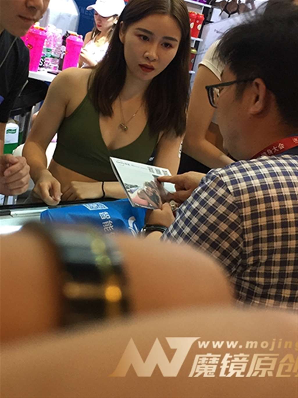 图片[3]-【红石赛帖】小美女身材太棒了-街拍流行馆