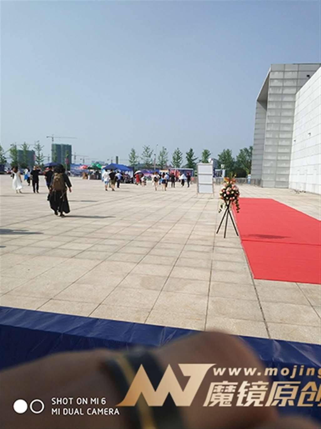 图片[3]-【久久赛帖】重庆车展热裤车模-街拍流行馆