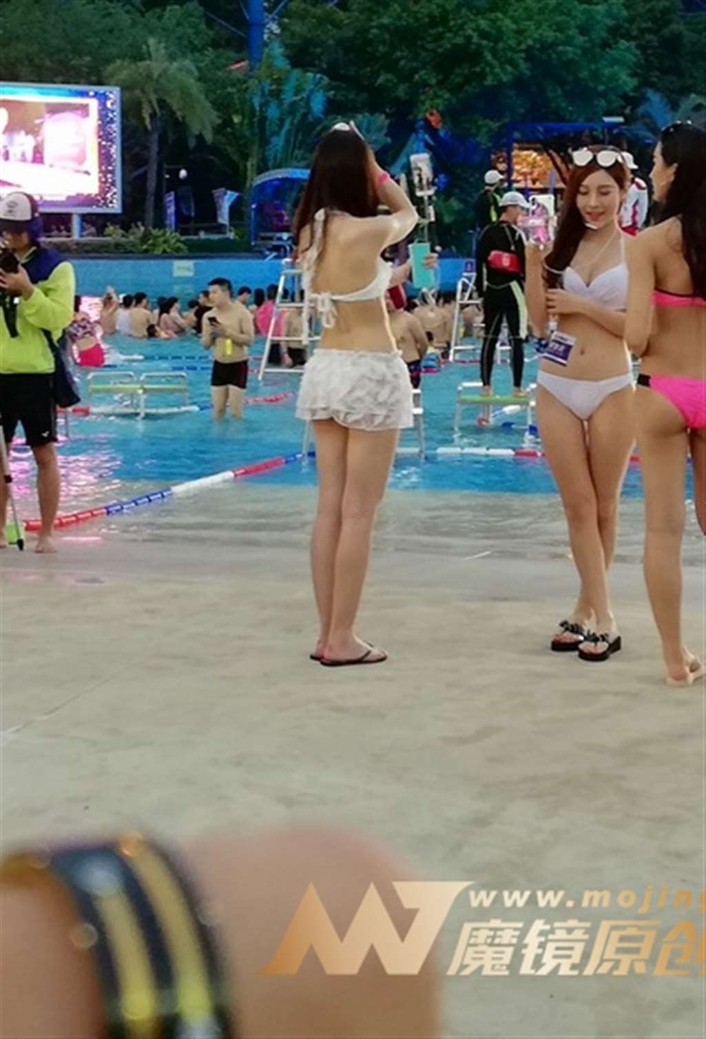 图片[3]-【视觉冲击赛帖】洁白的比基尼 直播美女-街拍流行馆