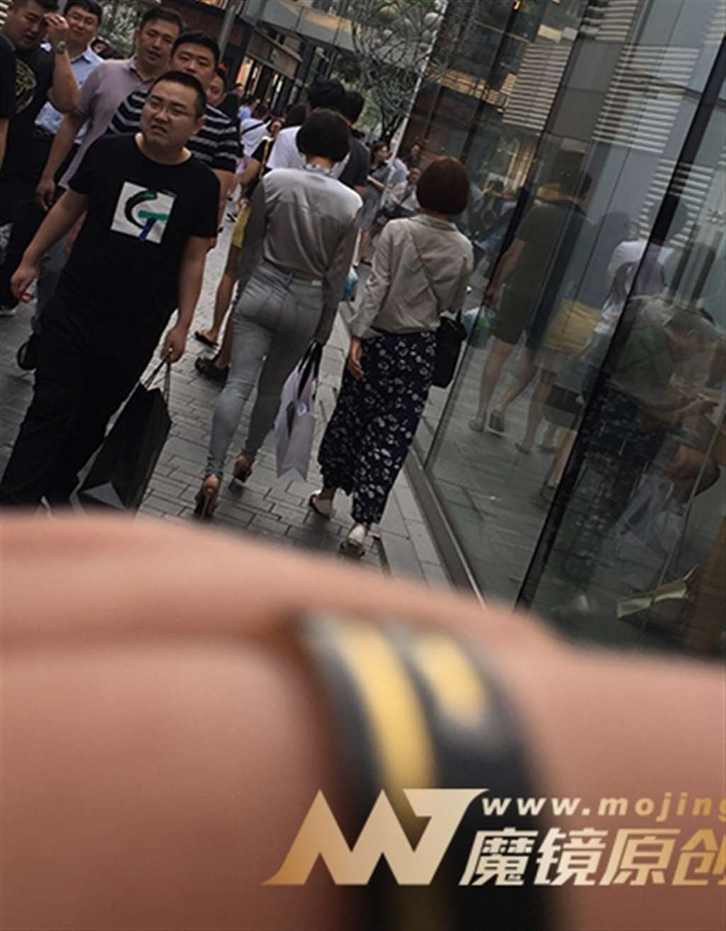 图片[3]-【红石赛贴】性感高跟牛仔少妇-街拍流行馆