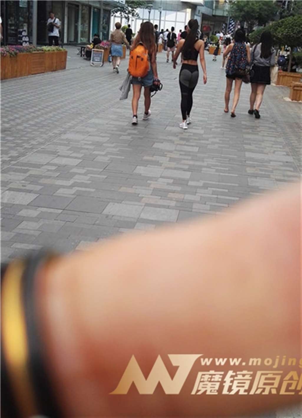 图片[3]-穿健美裤的美女好有魅力-街拍流行馆