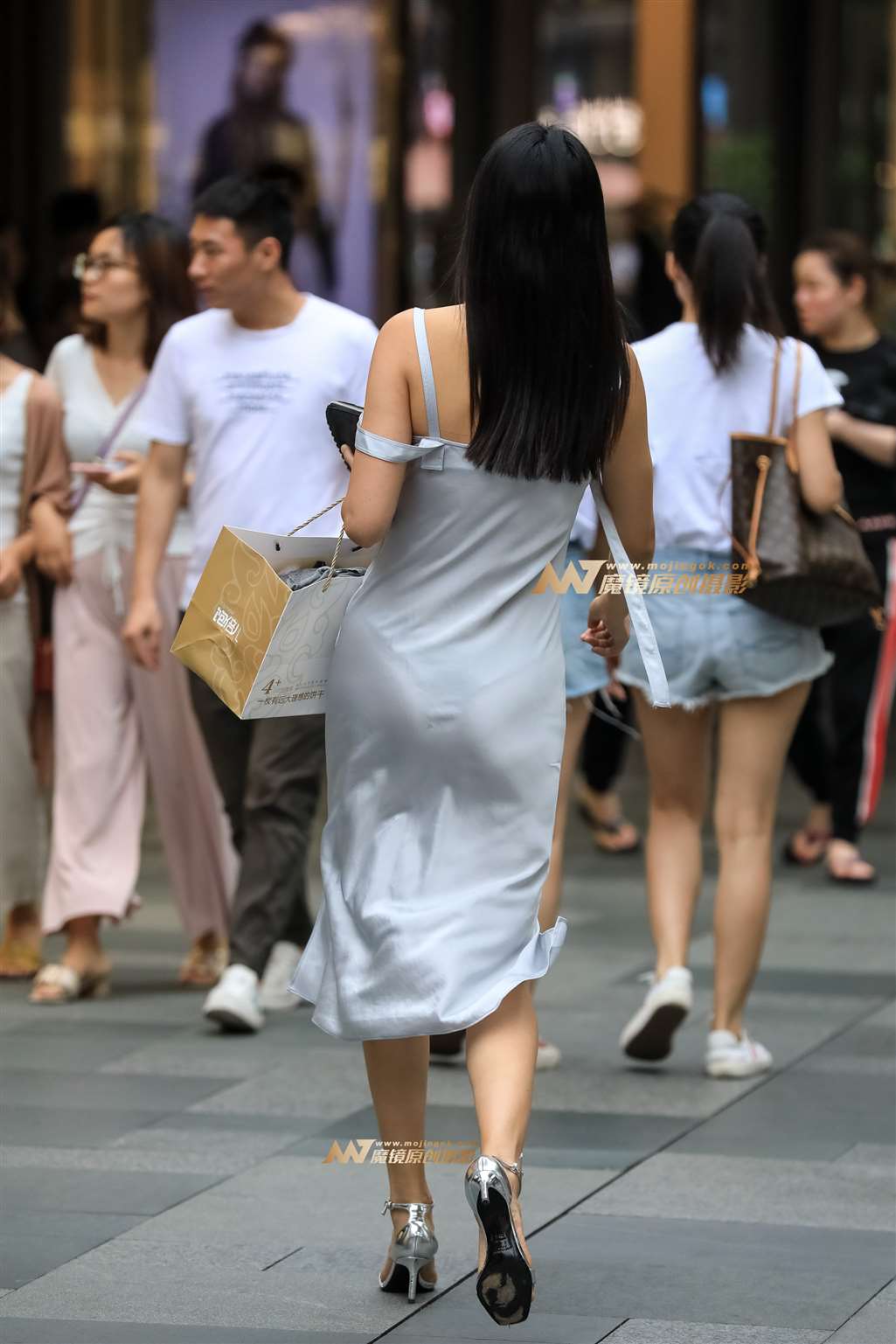 图片[3]-【凯恩赛帖】背影迷人 时尚猫步扭起来!-街拍流行馆