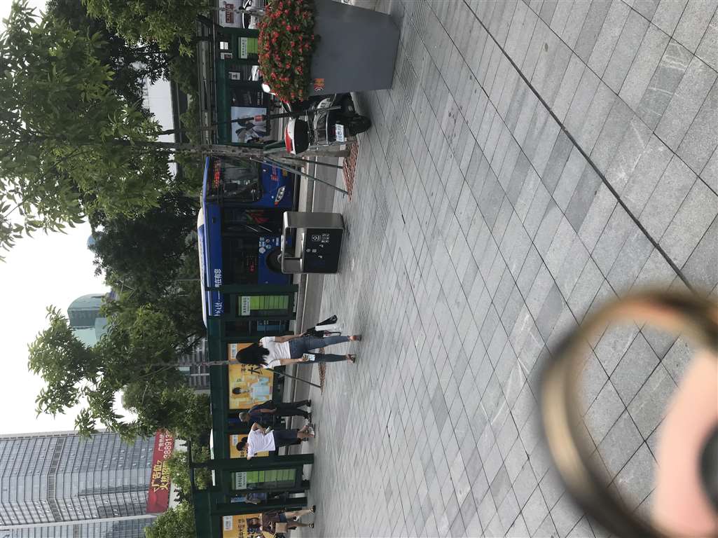 图片[3]-【辉辉赛贴-第七贴】紧身肥臀牛仔裤小姐姐-街拍流行馆