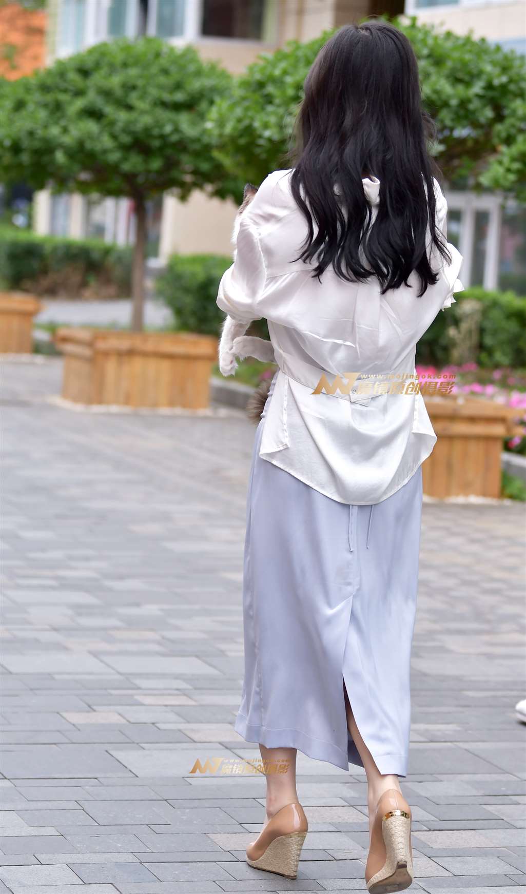 图片[2]-左手倒影赛帖：大气唯美的美女与她可爱的宠猫猫-街拍流行馆