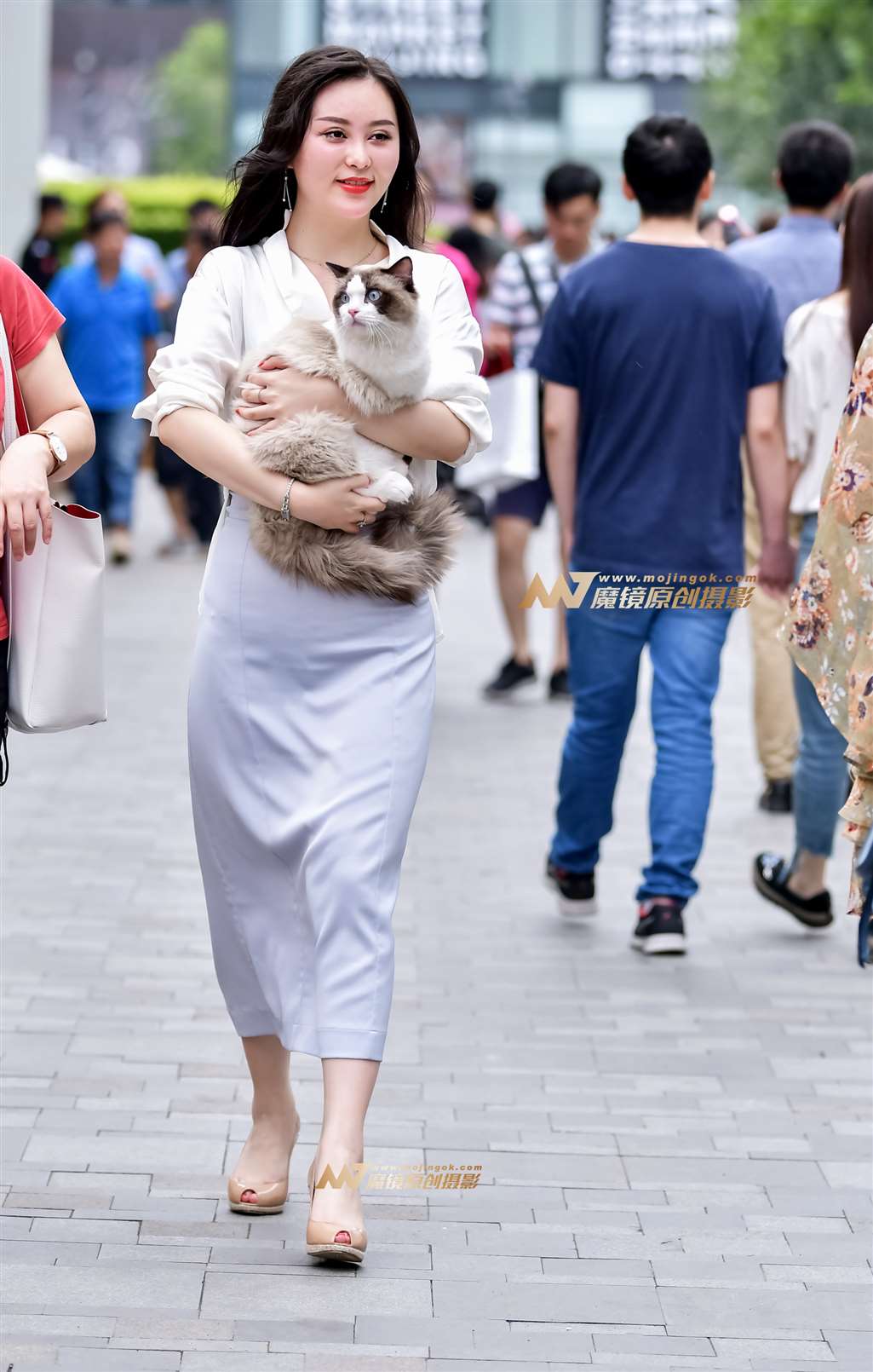 图片[5]-左手倒影赛帖：大气唯美的美女与她可爱的宠猫猫-街拍流行馆