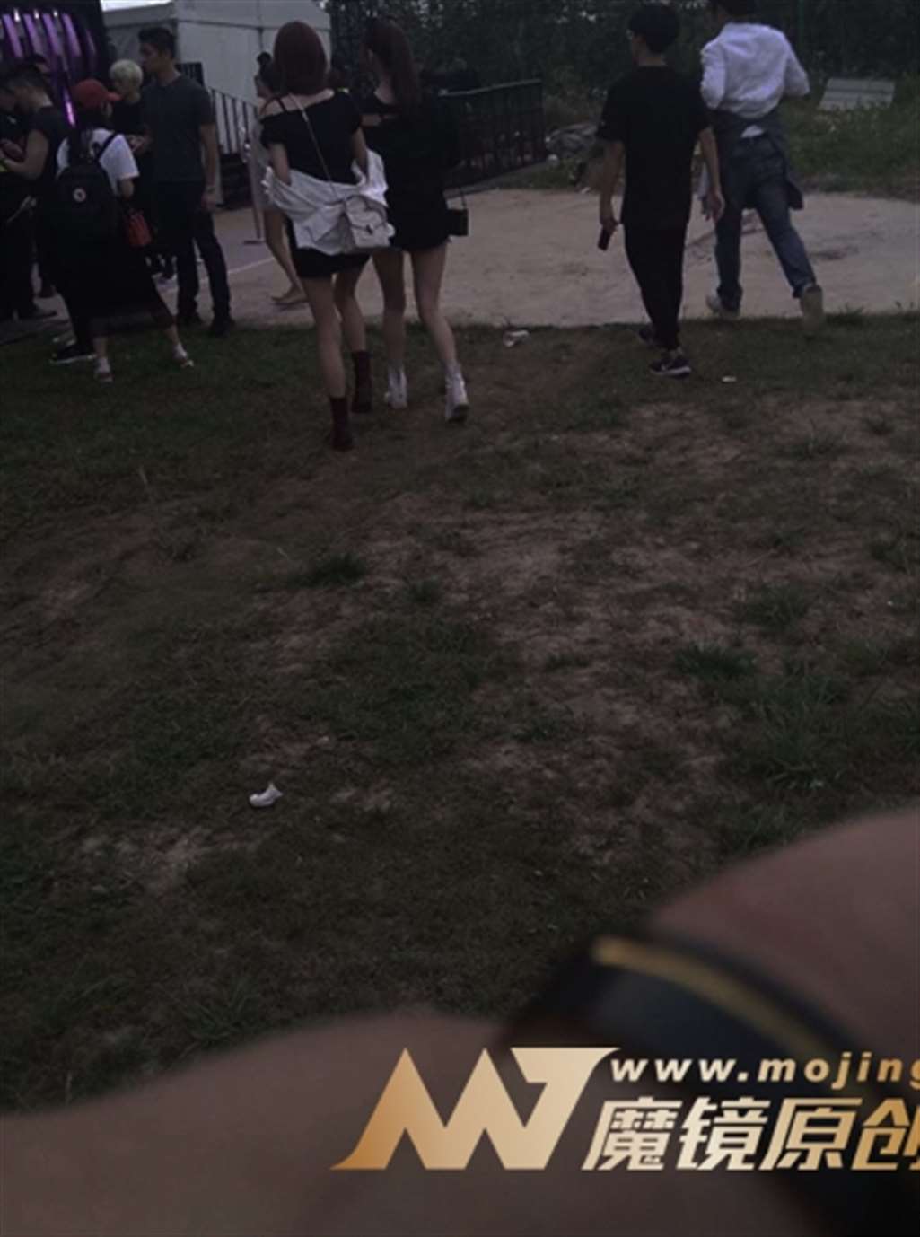图片[3]-【咔喳赛贴】磨破型新款热裤-街拍流行馆
