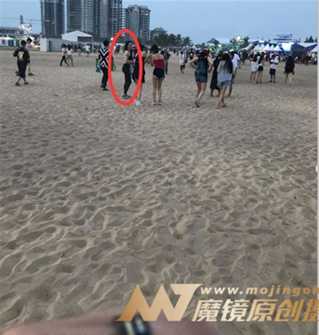 图片[2]-【一只傻麋鹿赛帖】裸背黑色紧身弹力裤美女-街拍流行馆