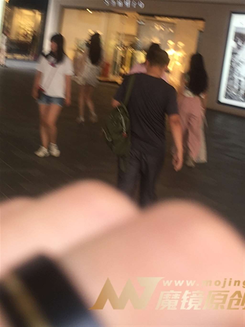 图片[3]-【红石赛帖】一个清秀长腿美女-街拍流行馆