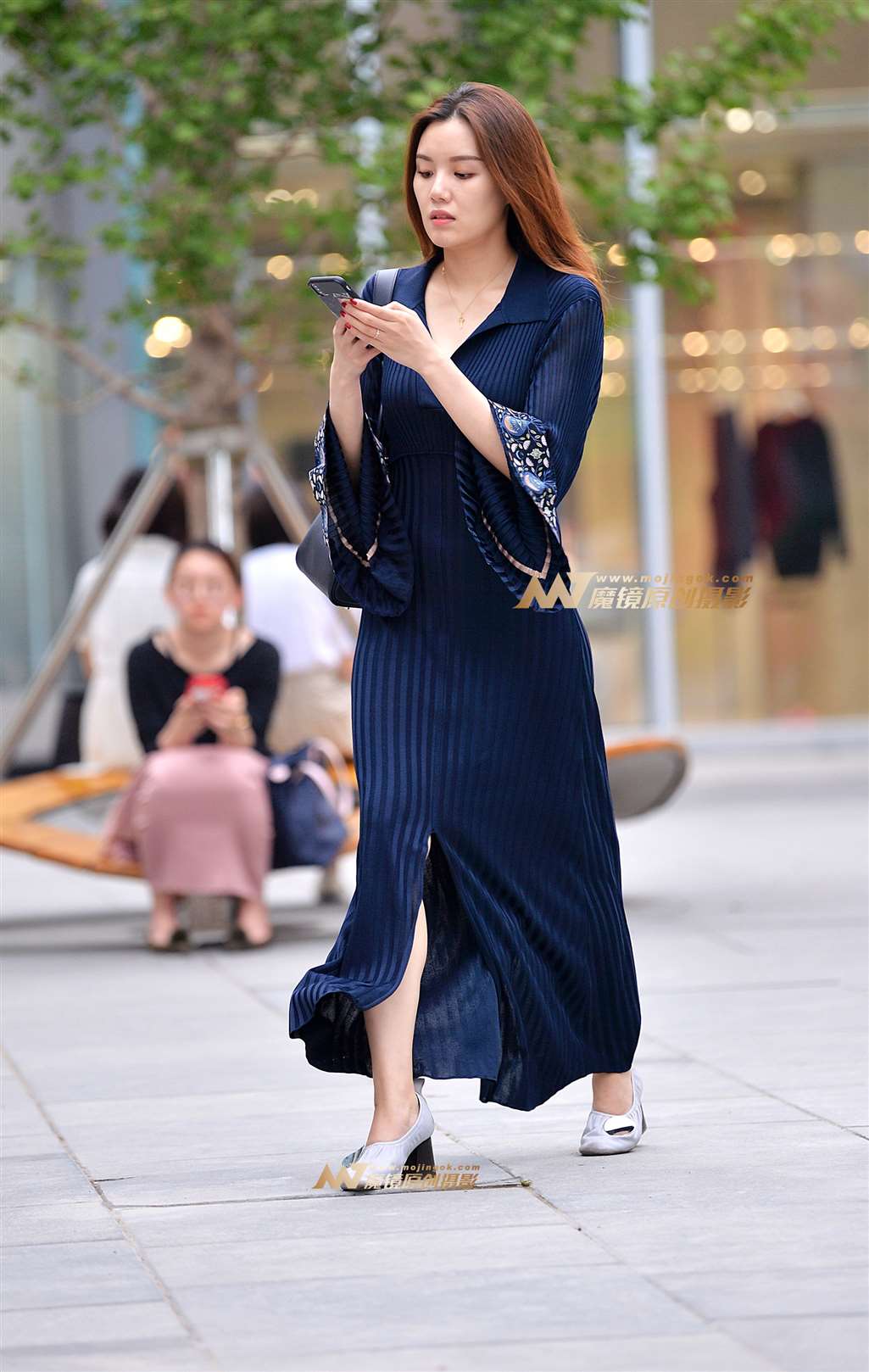 图片[1]-左手倒影赛帖：蓝色经典魅力美女-街拍流行馆