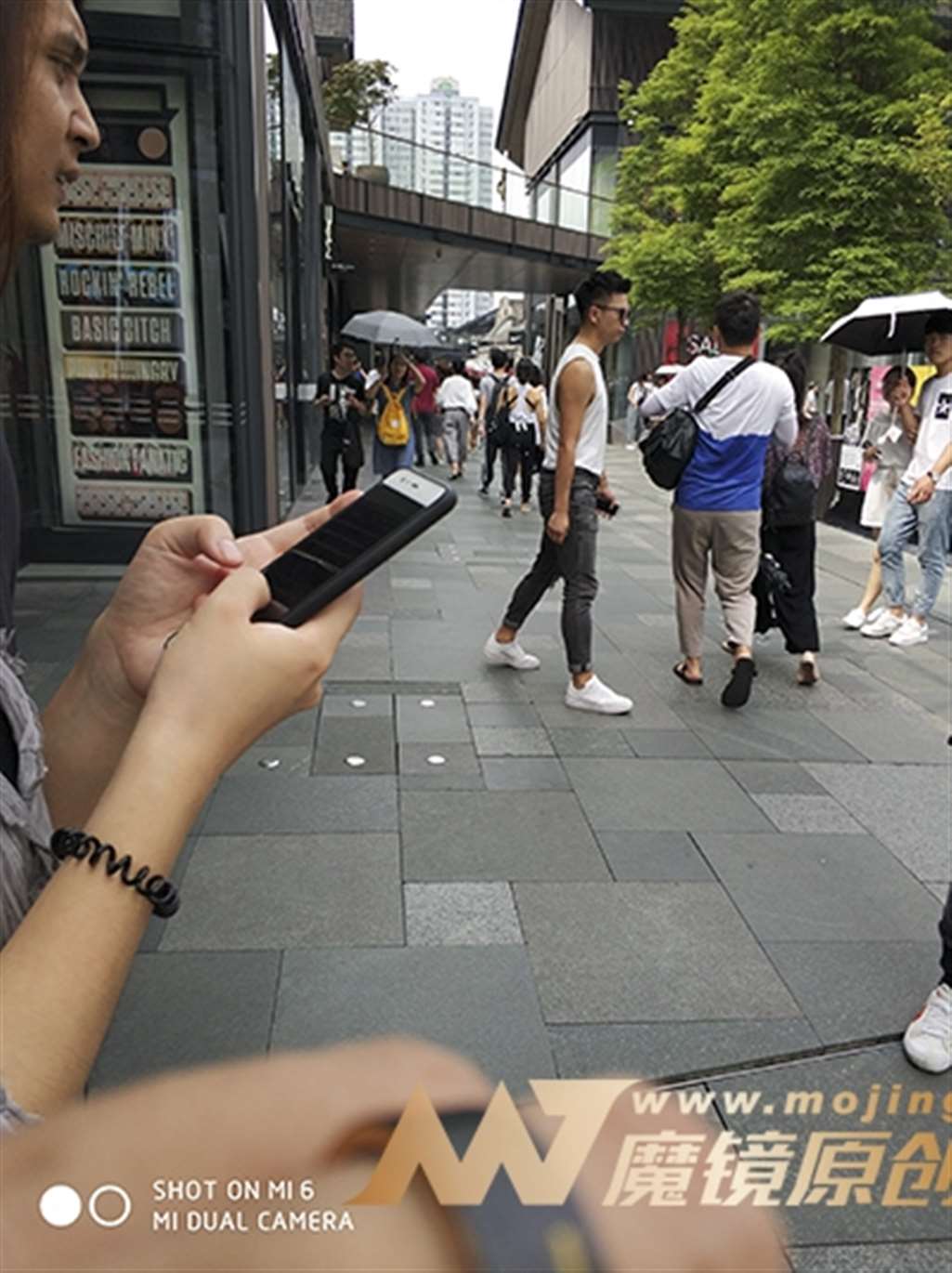 图片[3]-【久久赛帖】黑色永远的经典-街拍流行馆