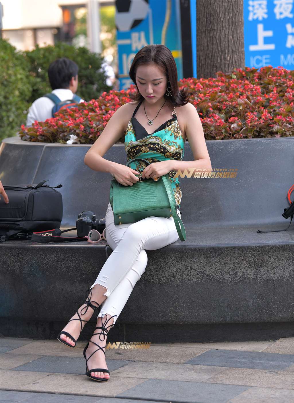 图片[1]-【街拍之魂赛帖】B94、很有女人味儿的女人-街拍流行馆