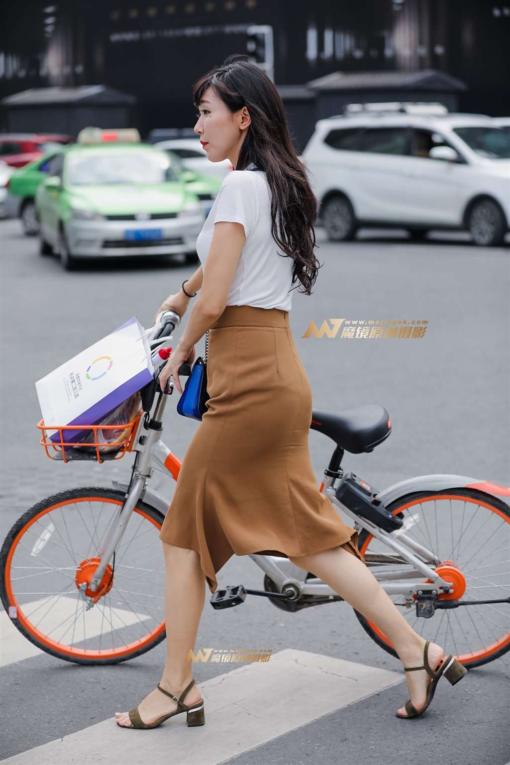 图片[1]-【凯恩赛帖】30岁左右的女人最有魅力,成熟贴心-街拍流行馆