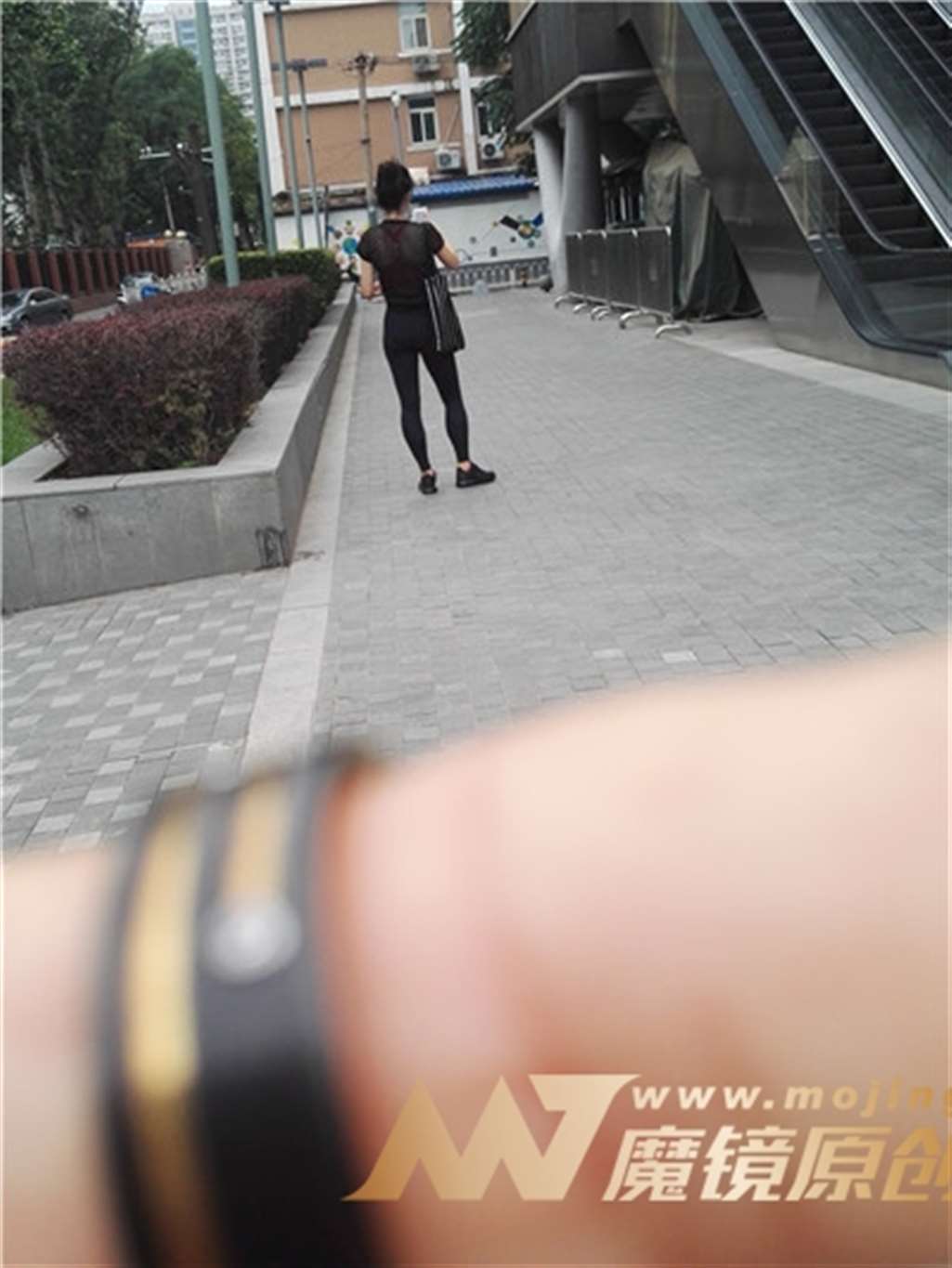 图片[3]-健身完了，健美姑娘身材真好-街拍流行馆