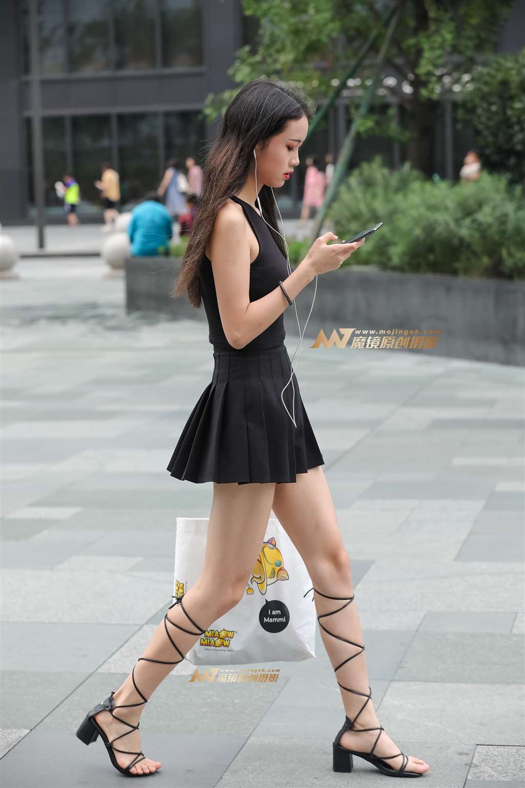 图片[1]-【凯恩赛帖】面试模特的长腿女孩-街拍流行馆