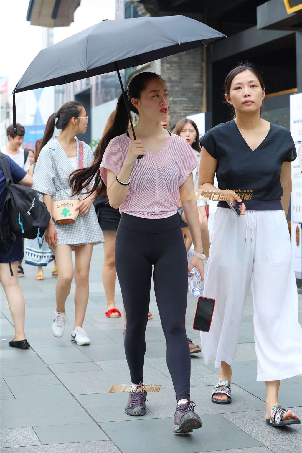图片[5]-【视觉冲击赛帖】阳光 健美裤MM-街拍流行馆