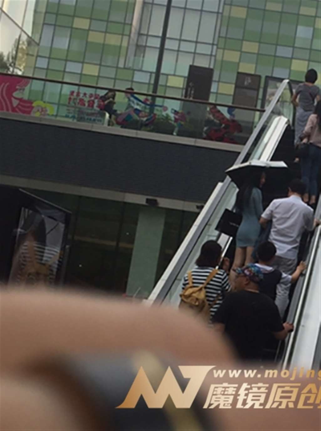 图片[3]-【红石赛帖】蓝色包臀性感少妇-街拍流行馆