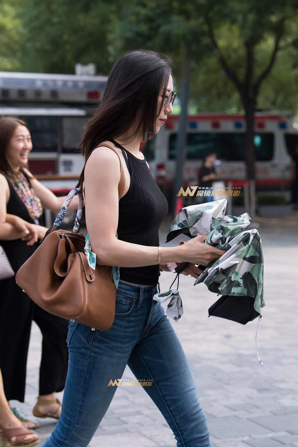 图片[5]-【一只傻麋鹿赛帖】线条流畅、紧牛少妇-街拍流行馆